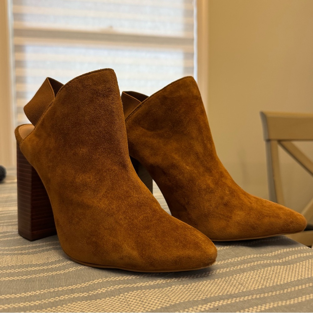 Steve Madden “Logan” Chestnut Suede Booties - US Size 8.5
